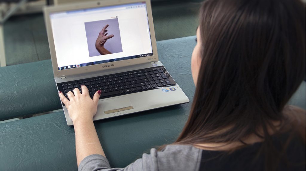 RWP_6_17_leczenie_bolu_chronicznego_GRADED_MOTOR_IMAGERY_FOT_1