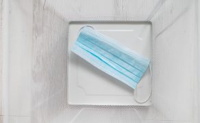 Rząd znosi kolejne obostrzenia. Koniec maseczek i kwarantanny