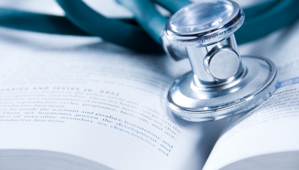 Koniec egzaminów dla fizjoterapeutów i ratowników medycznych. Sejm przyjął ustawę