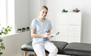 Fizjoterapeuci domagają się odwołania prezesa Izby.