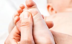 RWP_4_22_Magdalena_Halczuk_DZIECI_Z_WADAMI_STOP_I_WZORCA_CHODU_iStock-1293059324