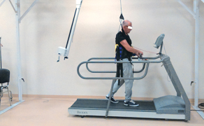 Rehabilitacja we wczesnej fazie udaru mózgu z wykorzystaniem metody treningu chodu na bieżni w odciążeniu masy ciała (BWSTT) z biofeedbackiem