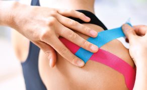 NAR_2_23_KINESIOTAPING_NA_OBRECZ_BARKOWA_U_WSPINACZY_SCIANKOWYCH_iStock-1246919734