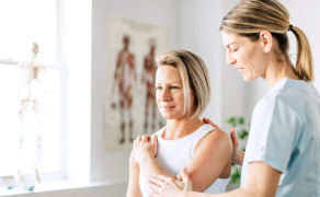 Wpływ wibracji lokalnej mięśni na pobudliwość nerwowo-mięśniową i siłę ścisku