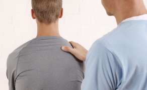 Postępowanie usprawniające po zabiegu mikrodiscektomii lędźwiowej u nastolatka – opis przypadku