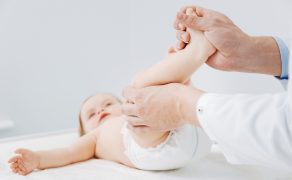 RWP_3_23_Lukasz_Wojciechowski_REHABILITACJA_DZIECKA_CHOREGO_NA_SMA_iStock-692876298