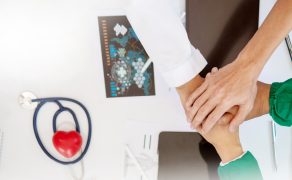 RWP_4_24_Bartlomiej_Dabrowski_REHABILITACJA_PACJENTA_PO_UDARZE_MOZGU_iStock-2160461258