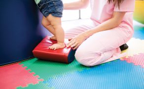 RWP_4_24_Marcelina_Mrowiec_ROZWOJ_LOKOMOCJI_DWUNOZNEJ_W_ZYCIU_OSOBNICZYM_CZLOWIEKA_iStock-820968776