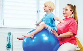 Pacjent pediatryczny – jak wygląda fizjoterapia u dziecka z zaburzeniami neurologicznymi