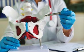 RWP_3_25_temat_numeru_Agnieszka_Widuch_ELEKTROSTYMULACJA_MIESNI_DNA_MIEDNICY_iStock-2167038083