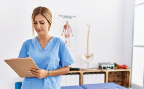 RWP_3_25_prawo_fizjoterapeuty_Malgorzata_Paszkowska_SAMODZIELNOSC_ZAWODOWA_FIZJOTERAPEUTY_iStock-133972841