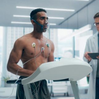 Biomechaniczne urządzenia wspierające rehabilitację oddechową; fot. iStock